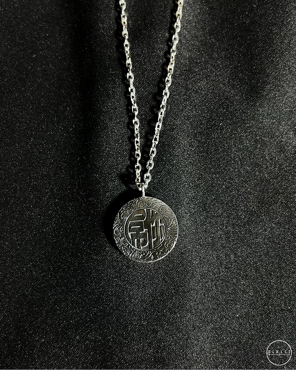 DIU YOU PENDANT + NECKLACE